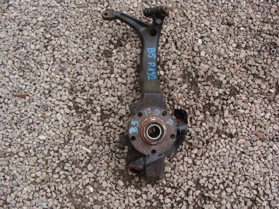 zwrotnica prawa passat b5 audi a4b5 8d0407258n