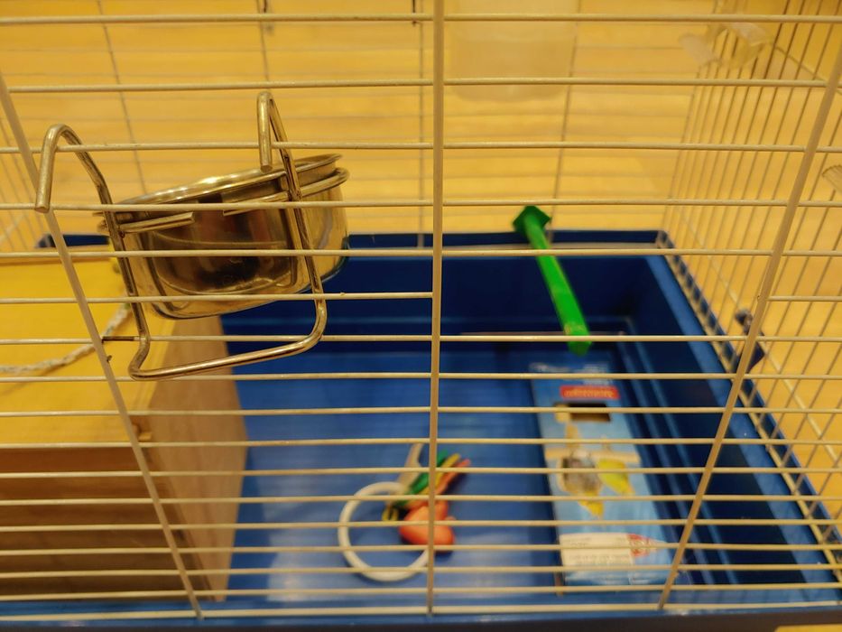 Продам клітку для папуги