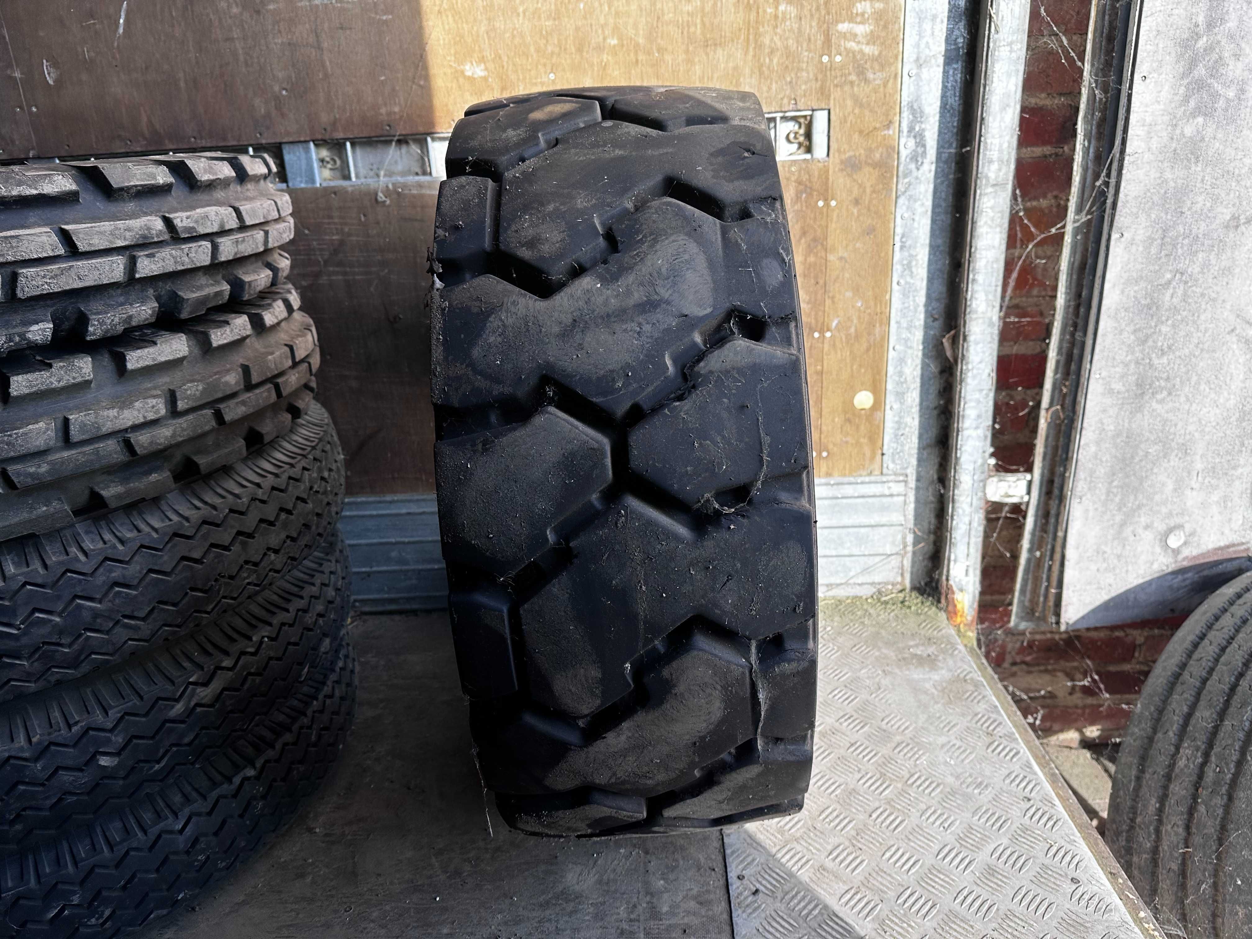 OPONA 300R15 WIDLAK 300-15, 315/70R15, 315/70-15 Continental ContiRT20