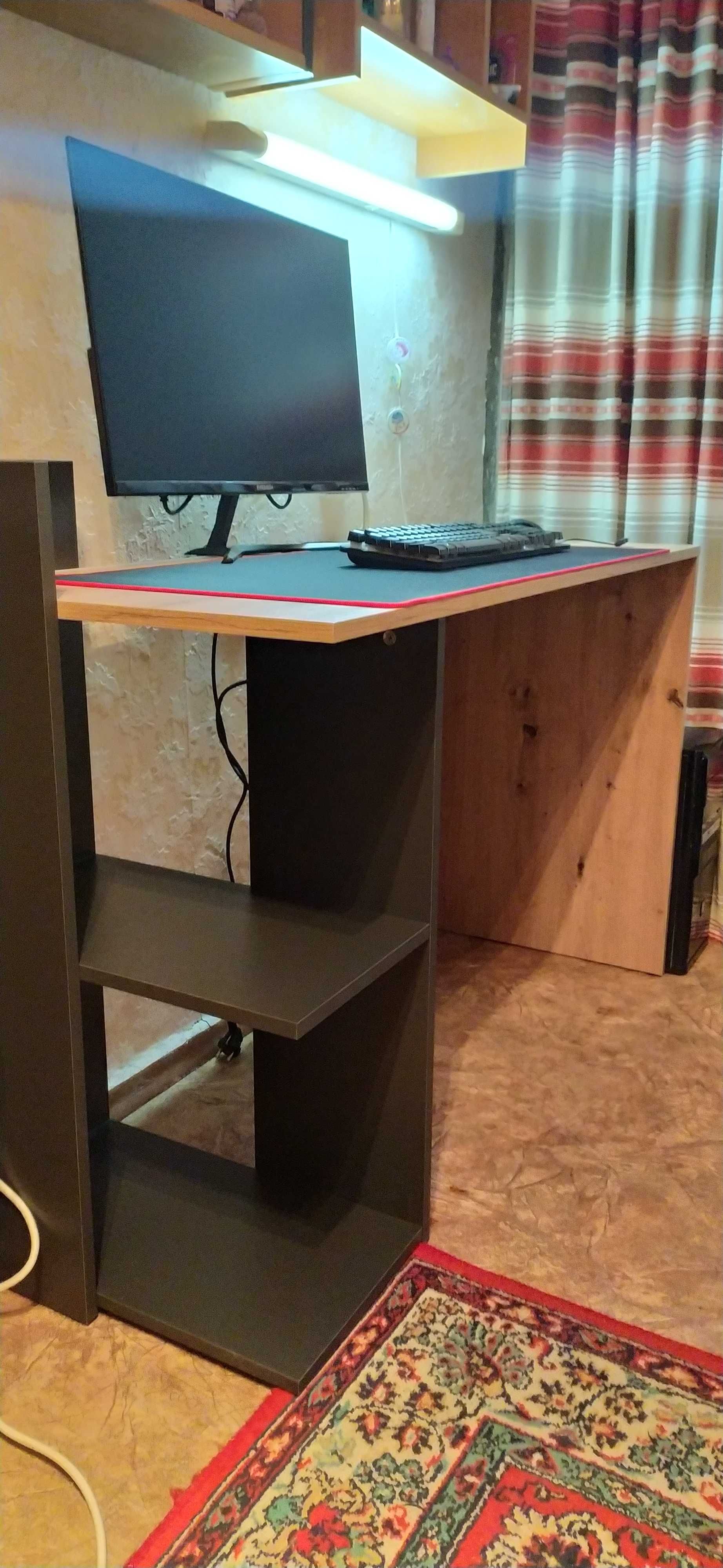 Компактний стіл компютерний письмовий  із ДСП для дому чи в офіс