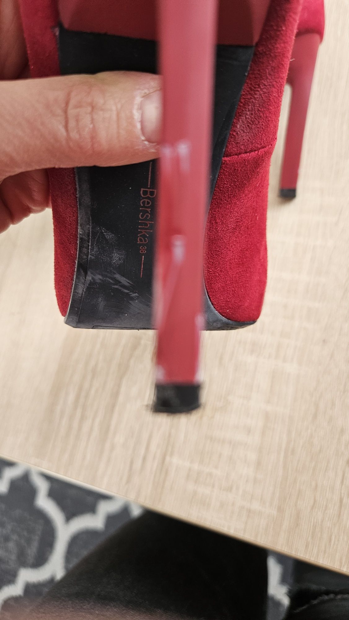 Szpilki czerwone Bershka 36