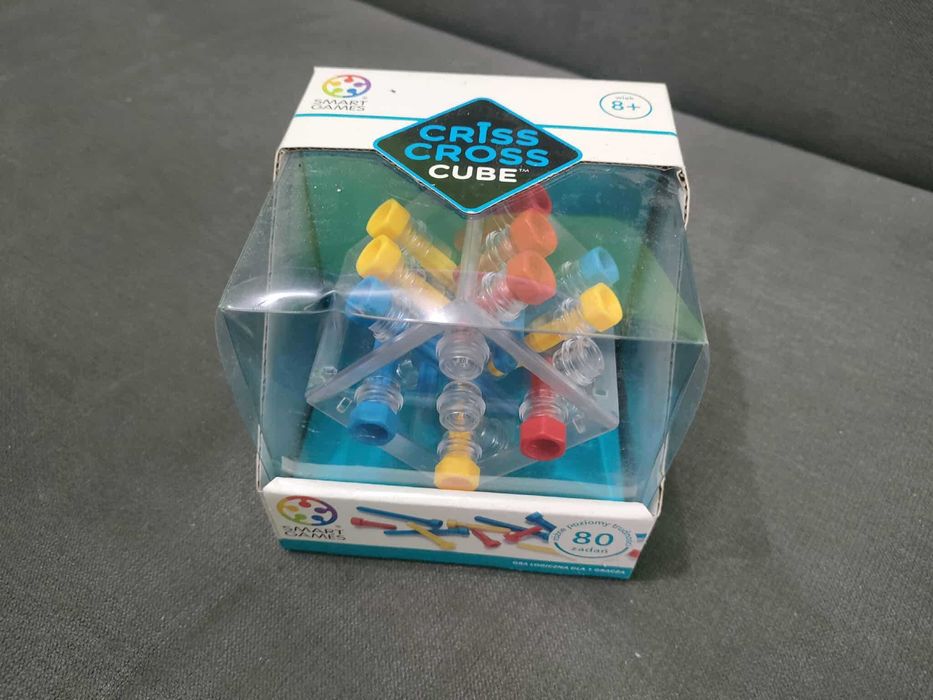 lamiglowka logiczna criss cross cubbe