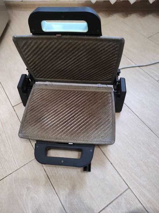 Продам электрическую бутербродницу