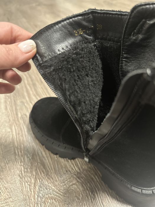 Зимові черевики натуральна замша 38/39