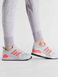 Женские кроссовки adidas ZX 700 (37,5р.24см.)