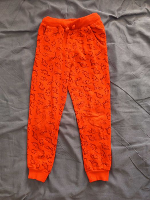 Spodnie dresowe chłopięce r. 116