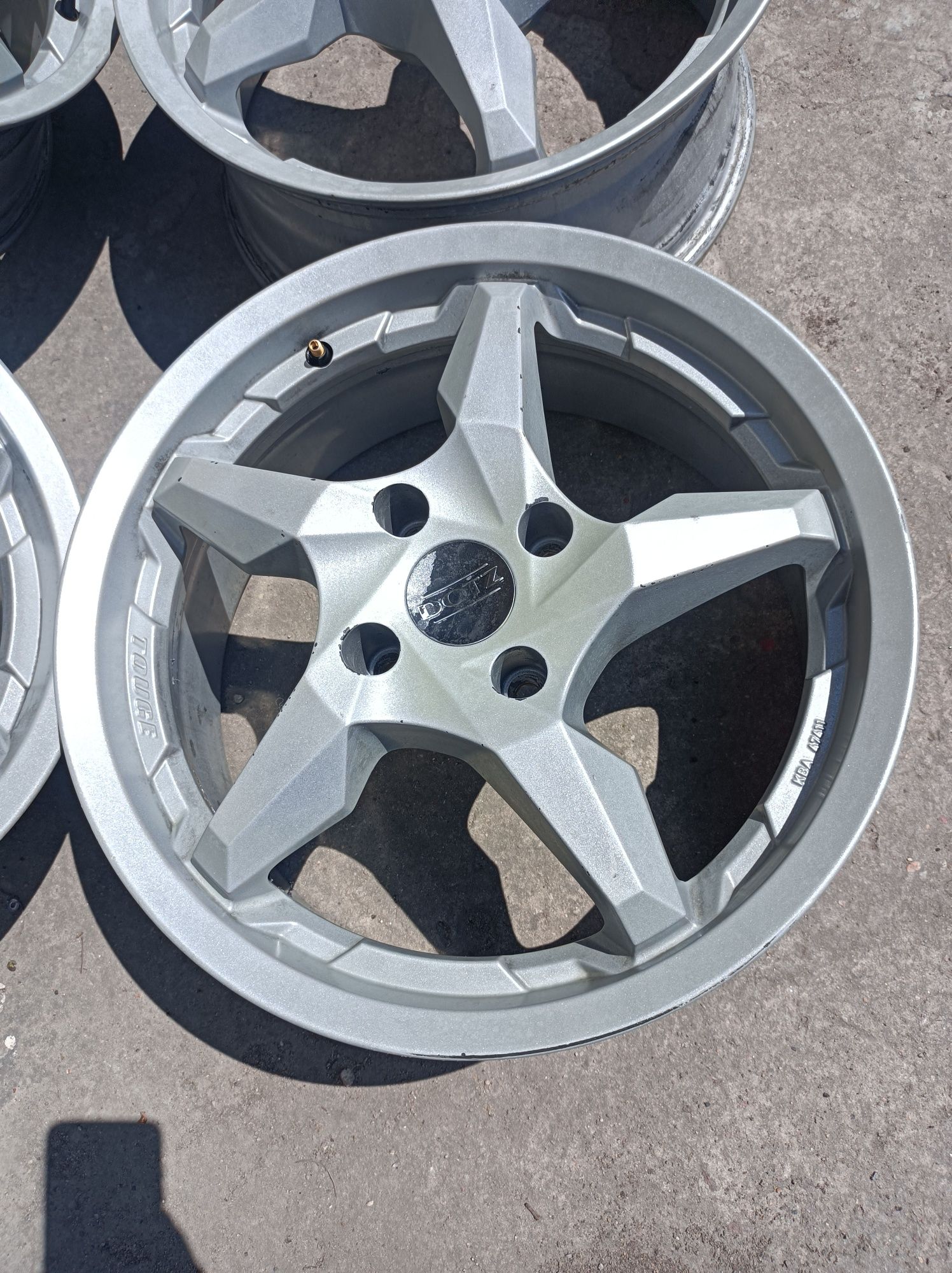 Alufelgi DOTZ 17 4x114,3 Mitsubishi Volvo Nissan Hyundai koła felgi