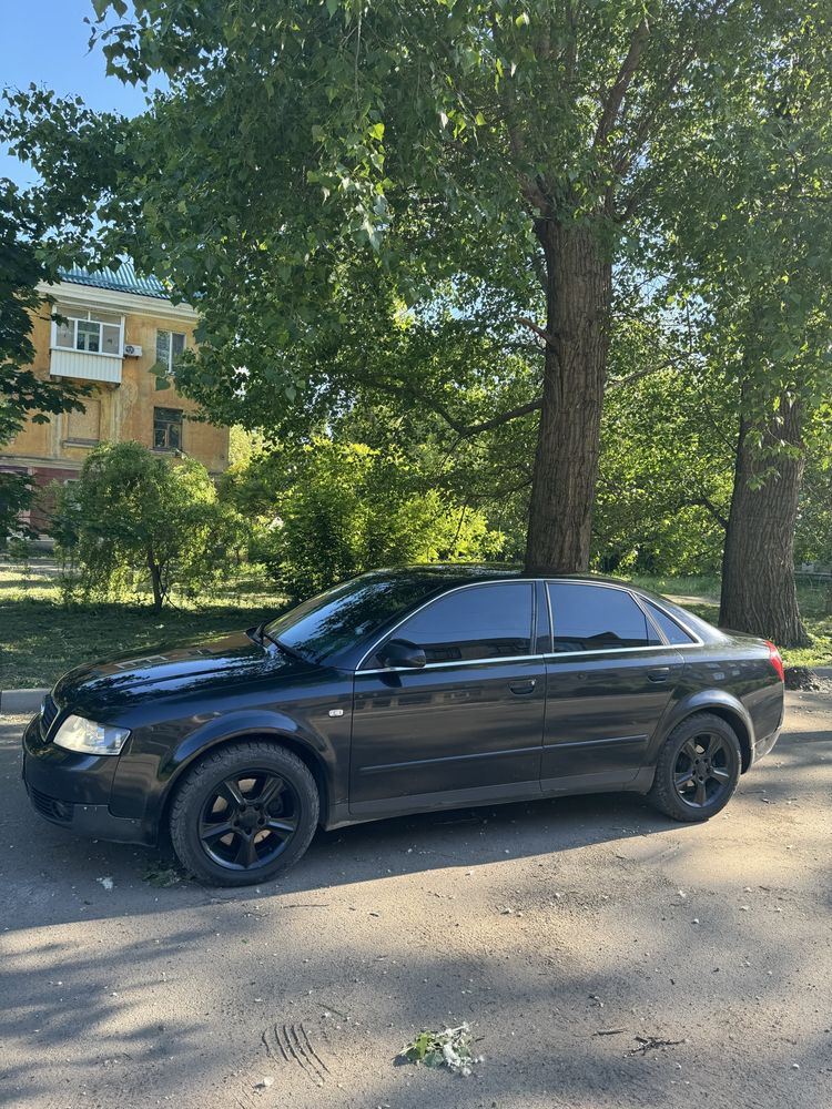 Audi a4b6 2.5 quattro