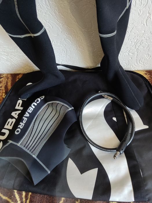 Suchy skafander nurkowy SCUBAPRO