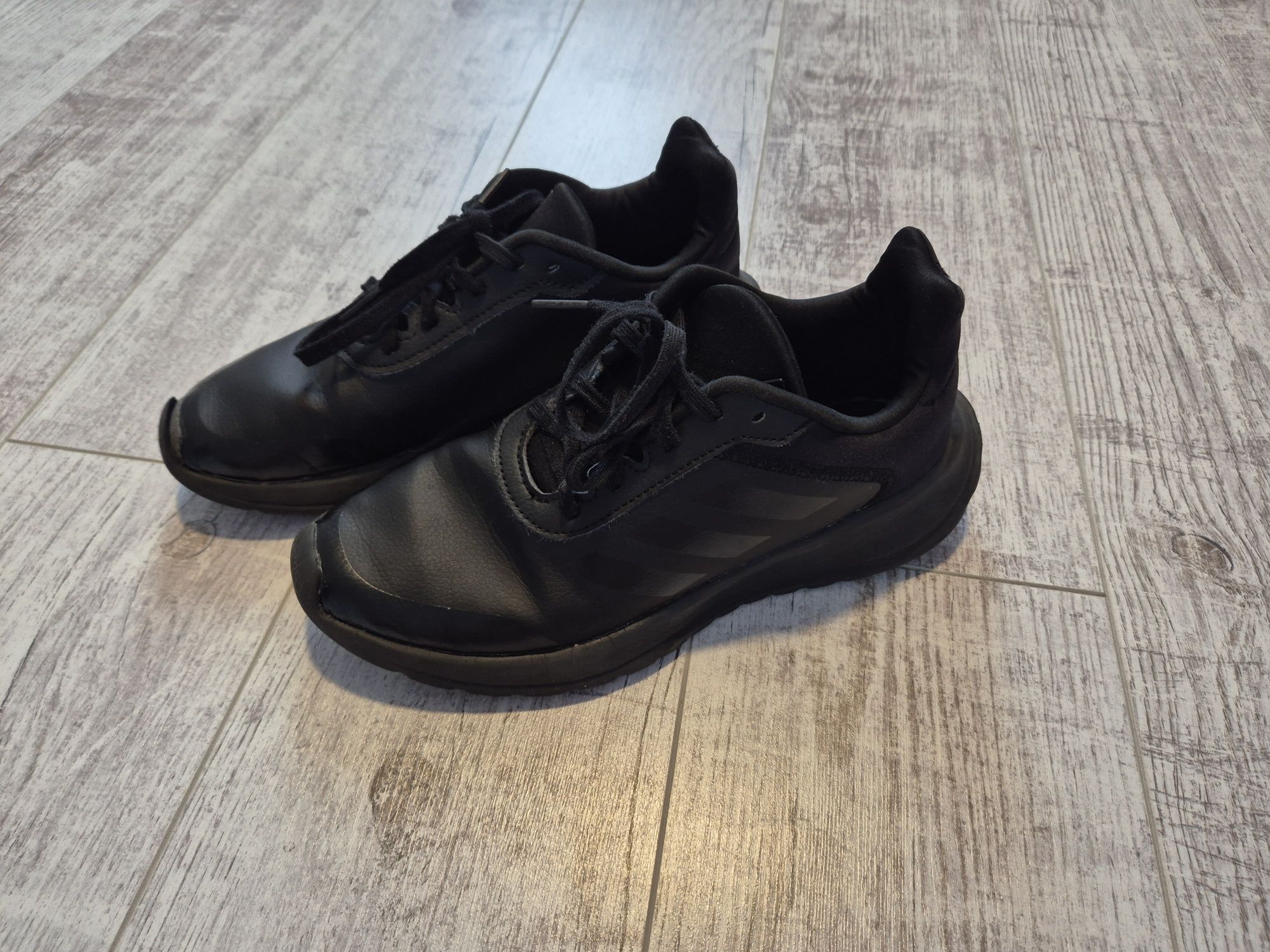Adidas czarne adidasy dla chłopca 38 2/3