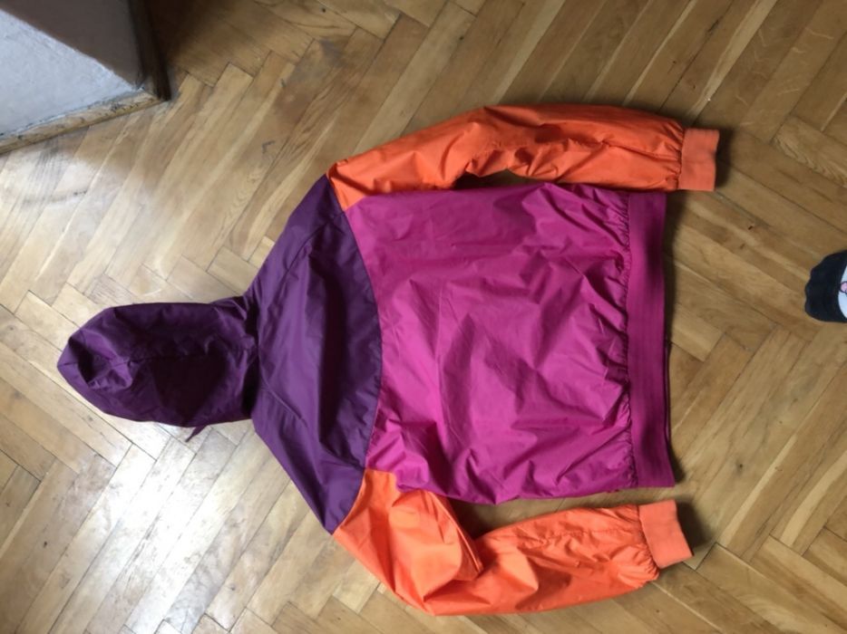 Cienka kurteczka Nike, rozmiar M/L