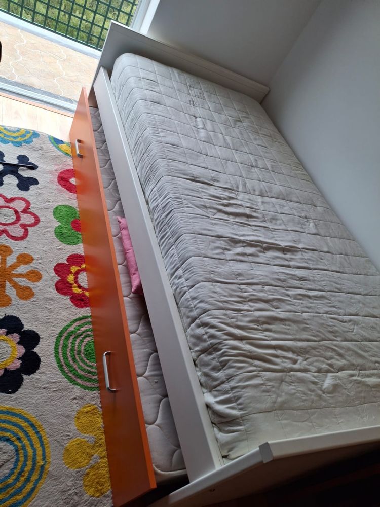 Cama individual dupla de 2mx1m com dois colchões incluídos