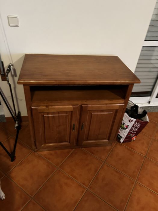 Móvel antigo para tv