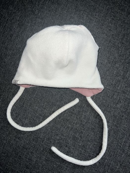 Шапка для дівчинки з натуральним балабоном 48 розмір