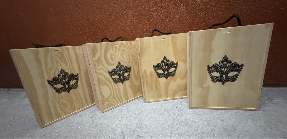 Caixas do vinho de madeira