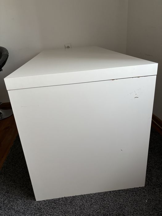 Biurko Ikea Malm z wysuwanym panelem