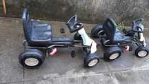 Vendo 2 carros/karts a pedais