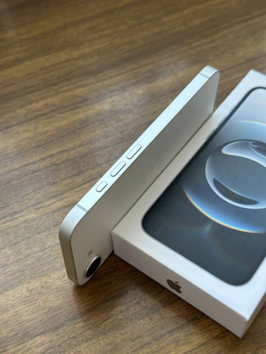 IPHONE 16e 128 Neverlock