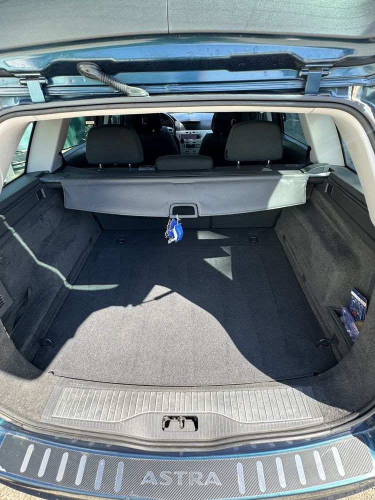 Opel Astra 1.9 SDTI в рідні фарбі