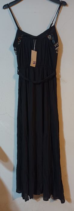 Vestido preto alças
