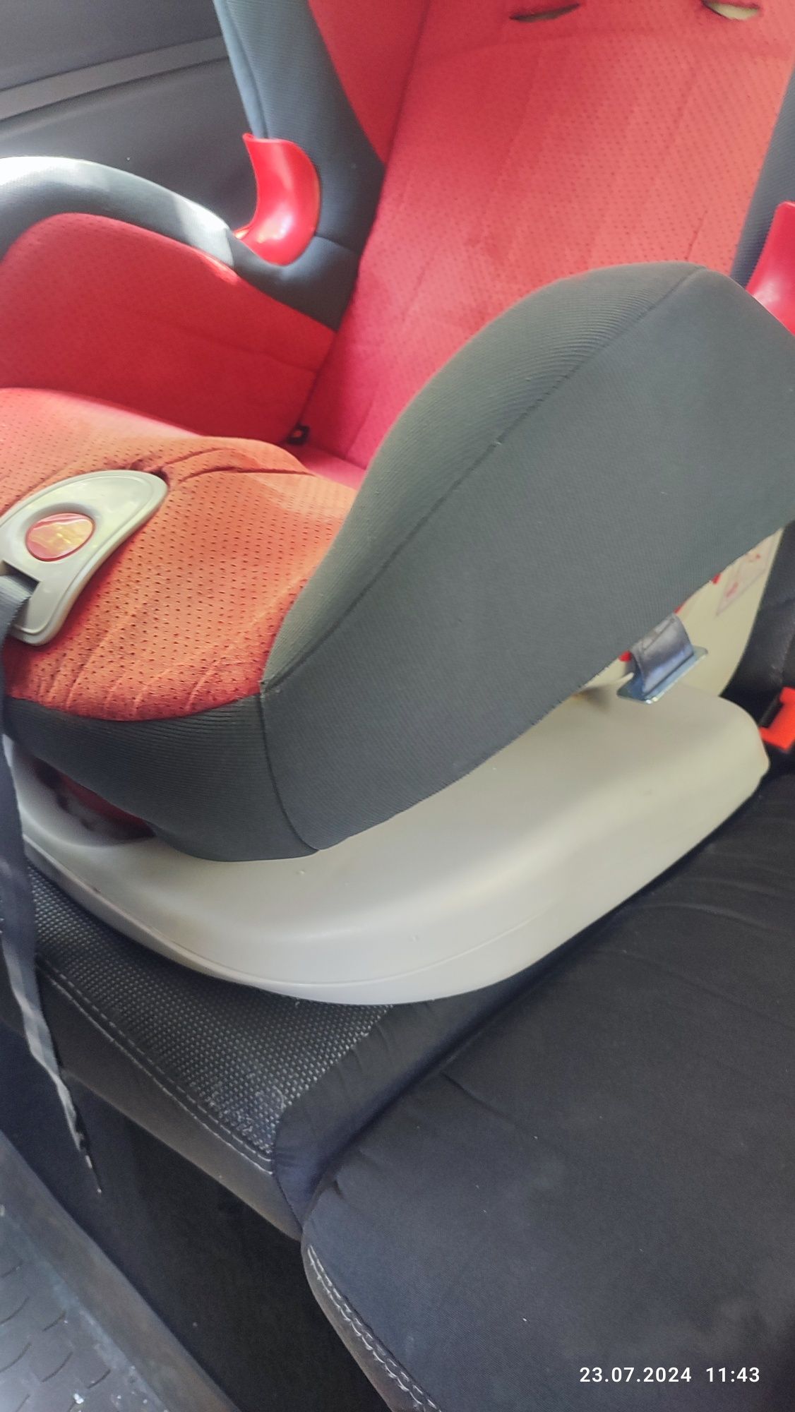 Продам автокресло 4baby Польша 9-36 кг на базе