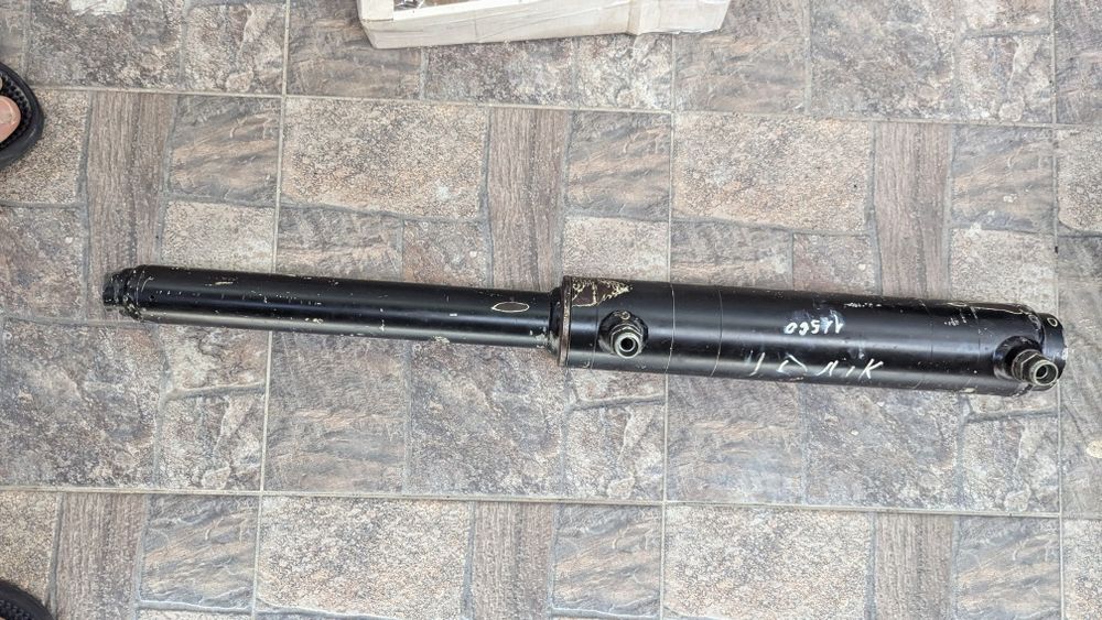 D45100025 гідроцилідр рульового керування  MASSEY FERGUSON 38