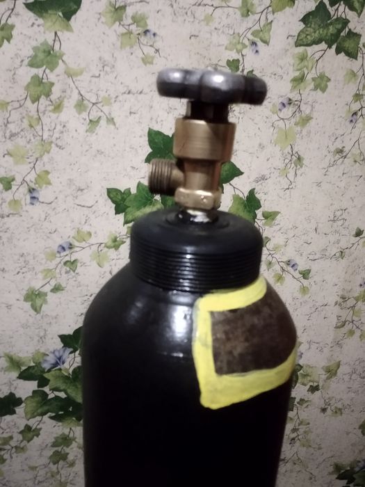 Продам углекислотный баллон 10л