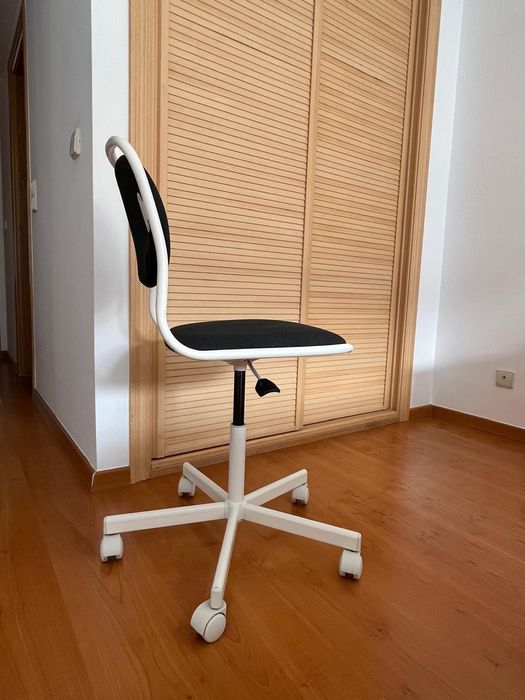 Cadeira IKEA giratória