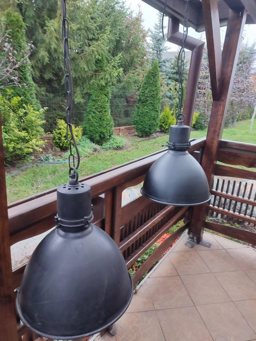 Metalowe lampy wiszące