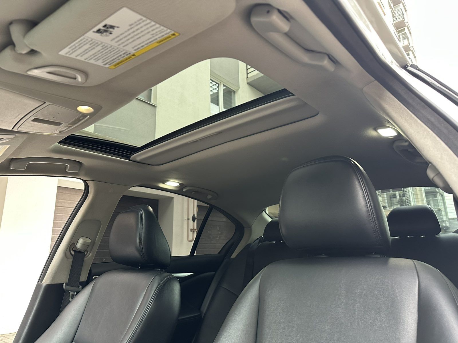 Продам Infiniti Q50 2015 год