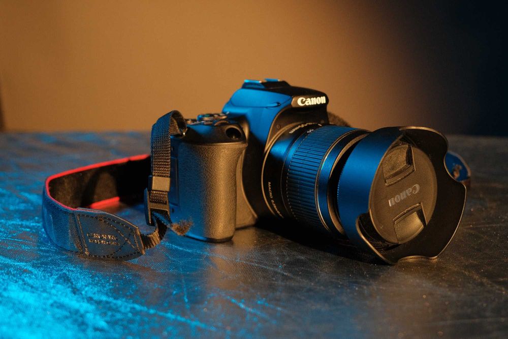 Фотоапарат Canon 250D + комплект (читайте опис!)