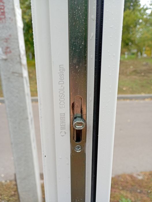 Двери.Двері ПВХ (238х73см) металопластиковое.