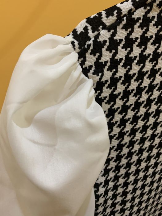 Vestido “Shein” XS/34 xadrez preto e branco com mangas tipo balão