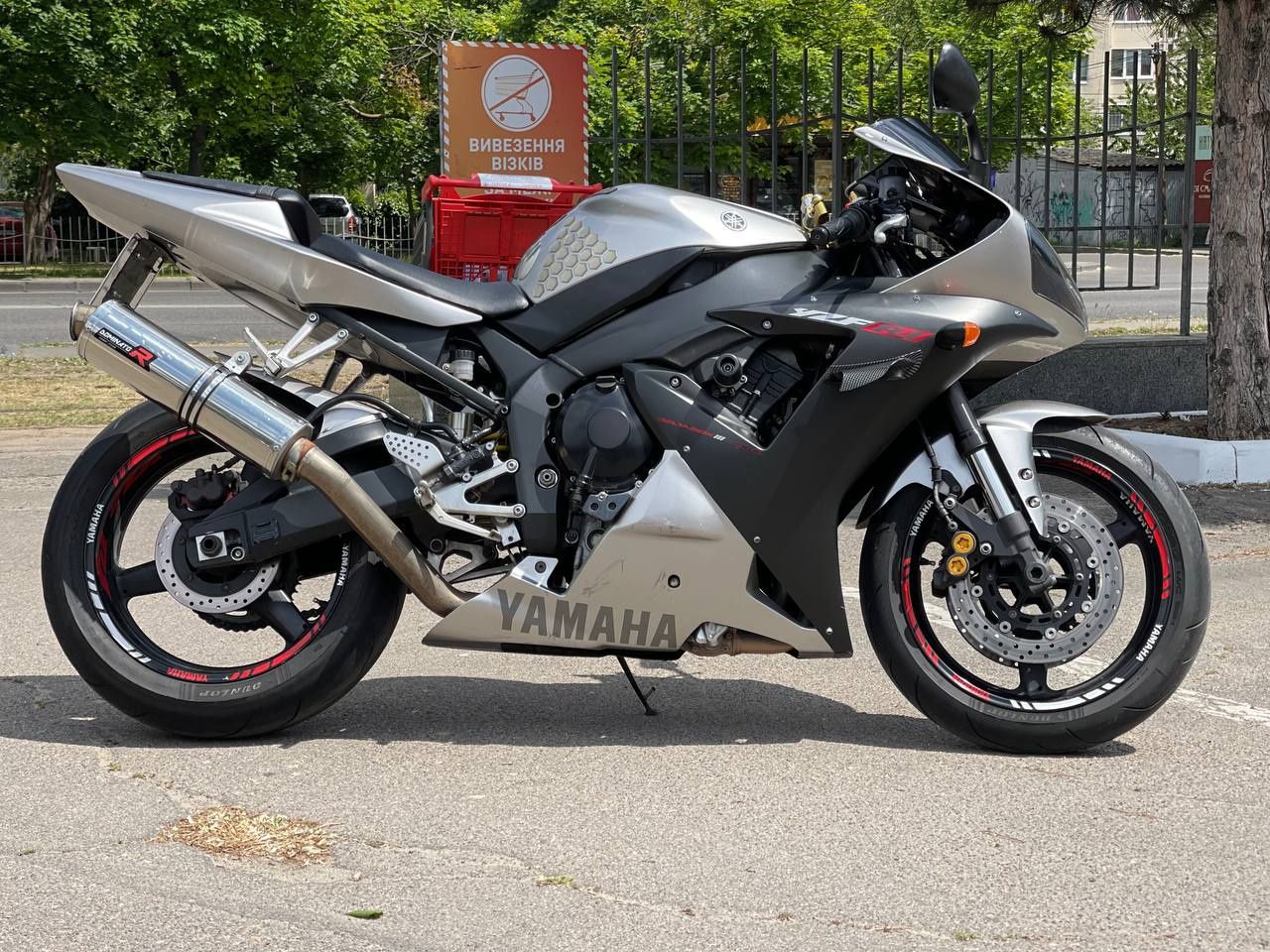 Продам Yamaha YZF R1