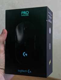 Logitech g pro.