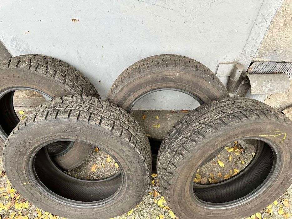 Продам зимові шини 225/65 r17