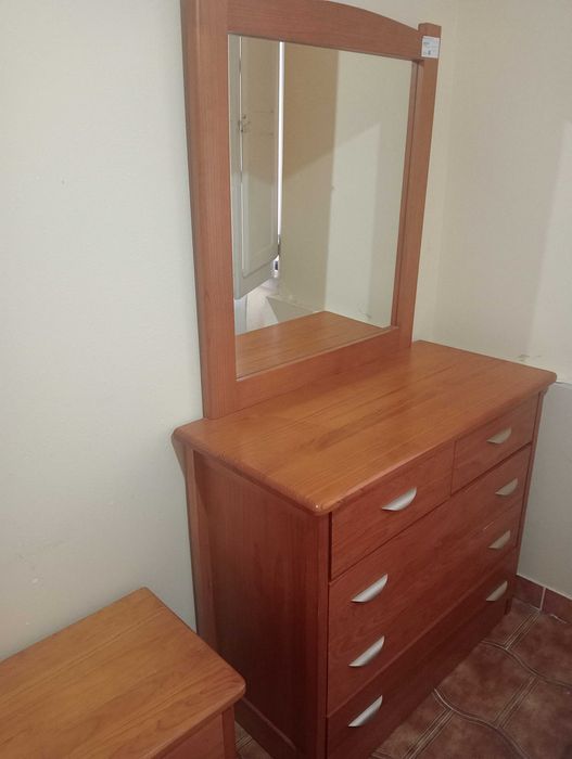 Mobilia de Quarto Excelente estado e barata