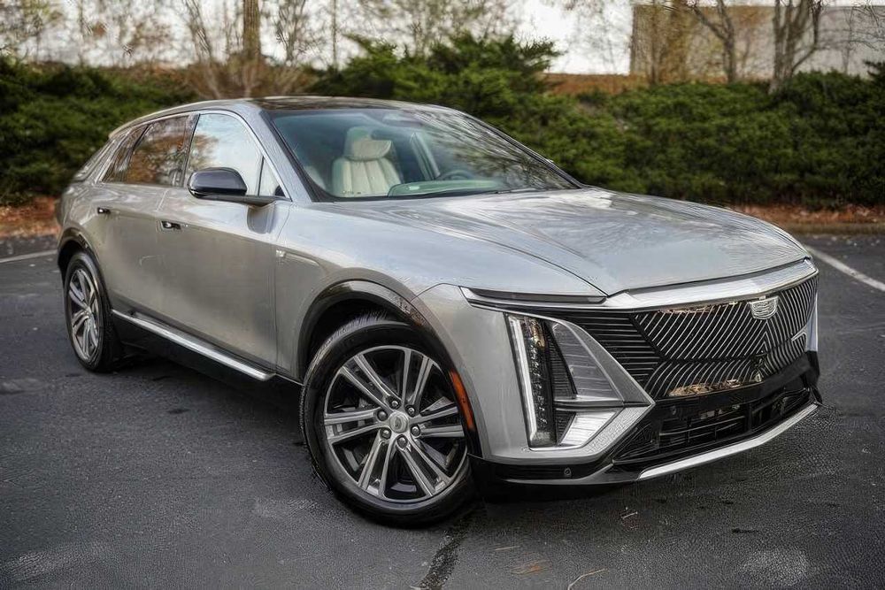 Cadillac LYRIQ      2024