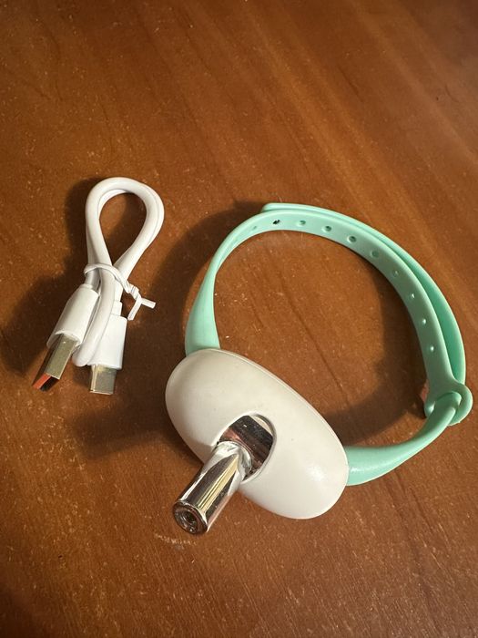 Розумний лазерний котячий нашийник