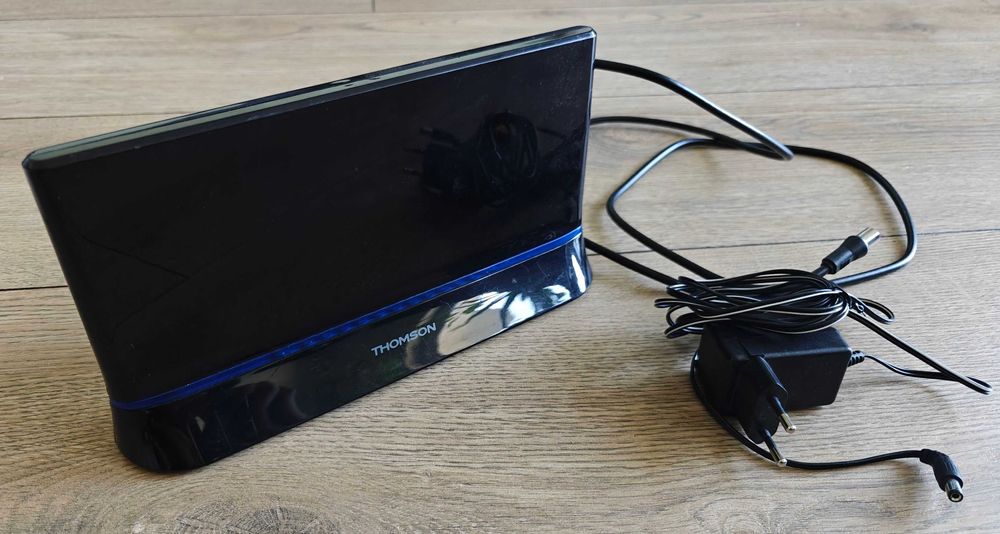 Dekoder DVB-T Thomson THT 503 z anteną ANT1403