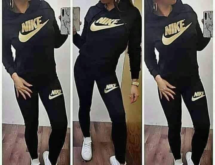 Komplety damskie z logo Nike czarno złoty S-XL!!!