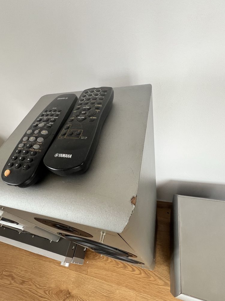 Amplituner 5.1 yamaha + dvd