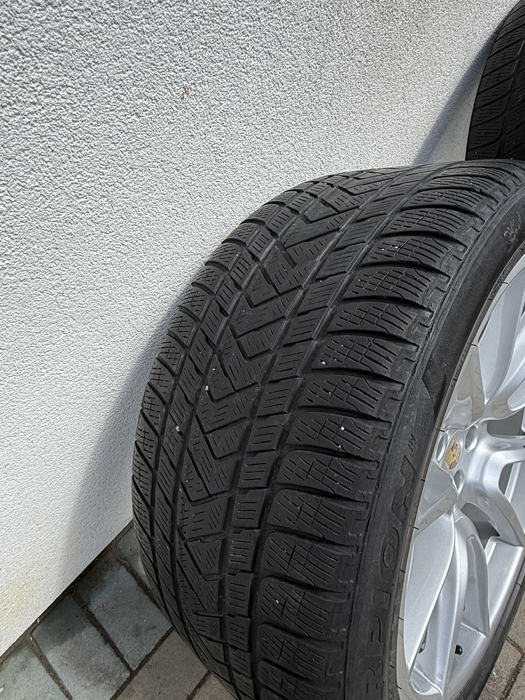 Диски Porsche Macan R20 різноширокі
