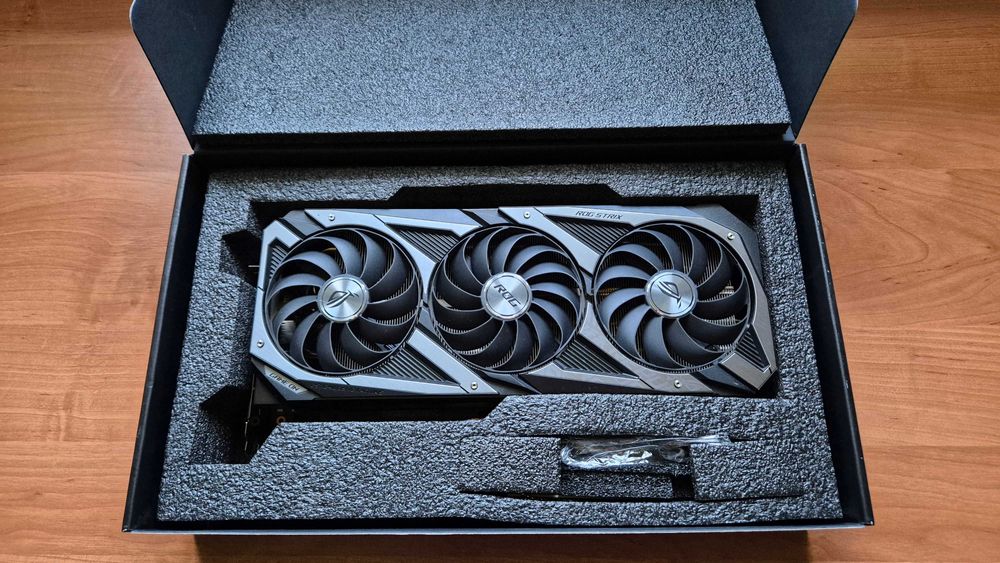 RTX 3080 Asus ROG Strix OC 10 GB Zadbana