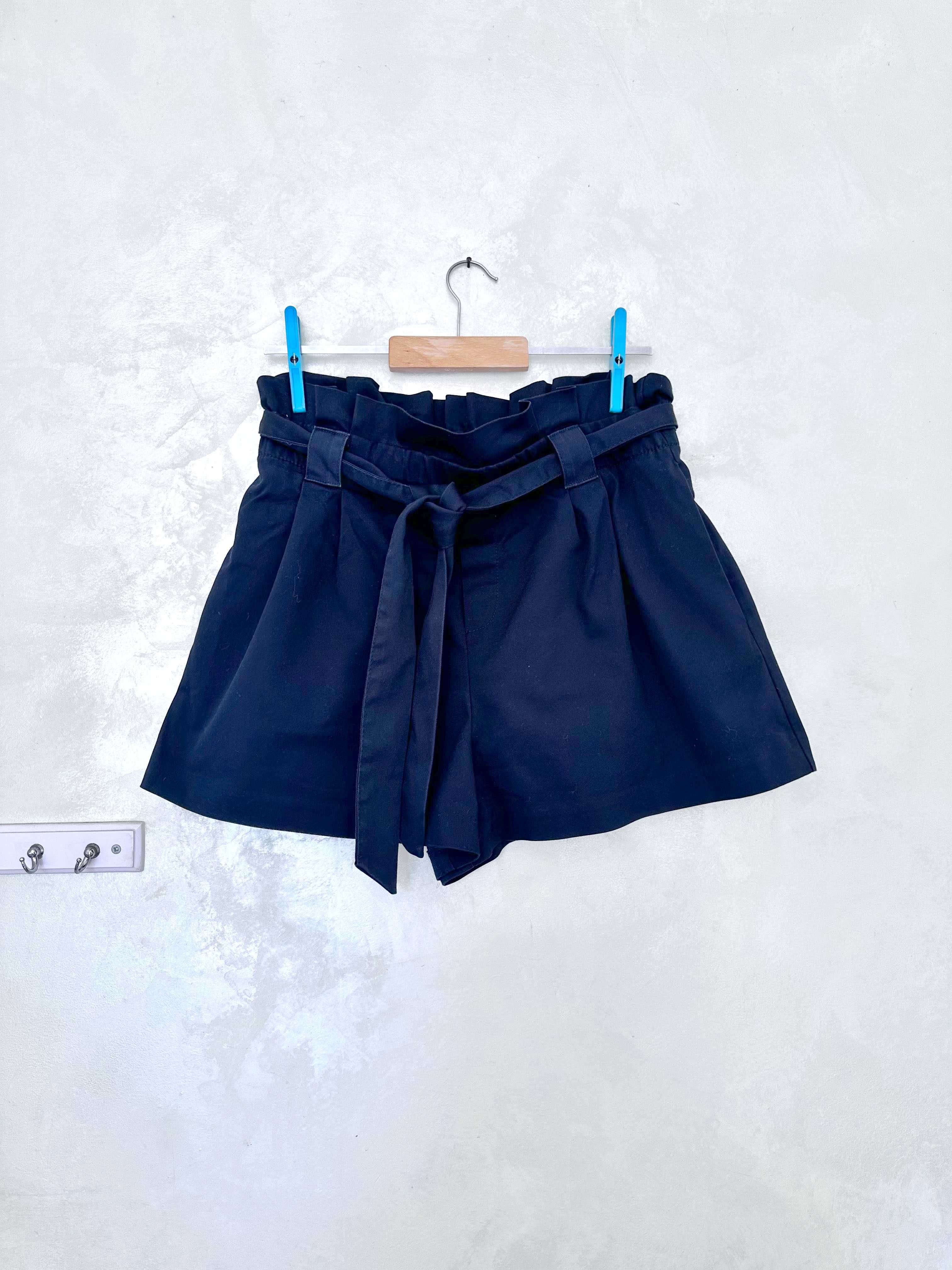 Женские шорты бермуды Zara, размер М, 28