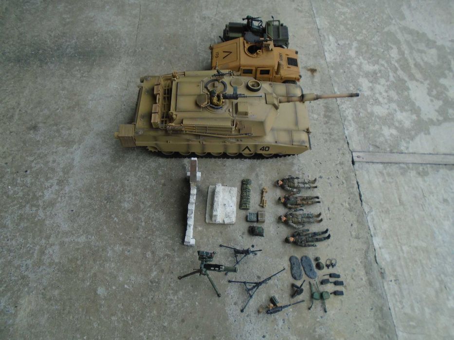 Czołg Abrams M1A2 Humvee HMMWV Jeep Armia Diorama Figurki  1:18 Modele