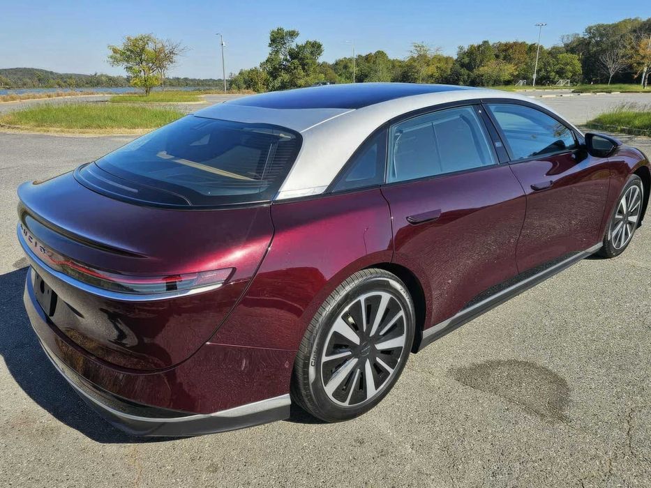 Lucid Air Touring      2023