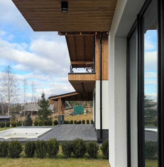 Продаж 2-поверхового котеджу в Карпатах