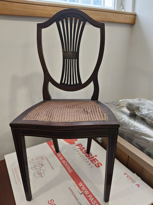 Par de cadeiras clássicas