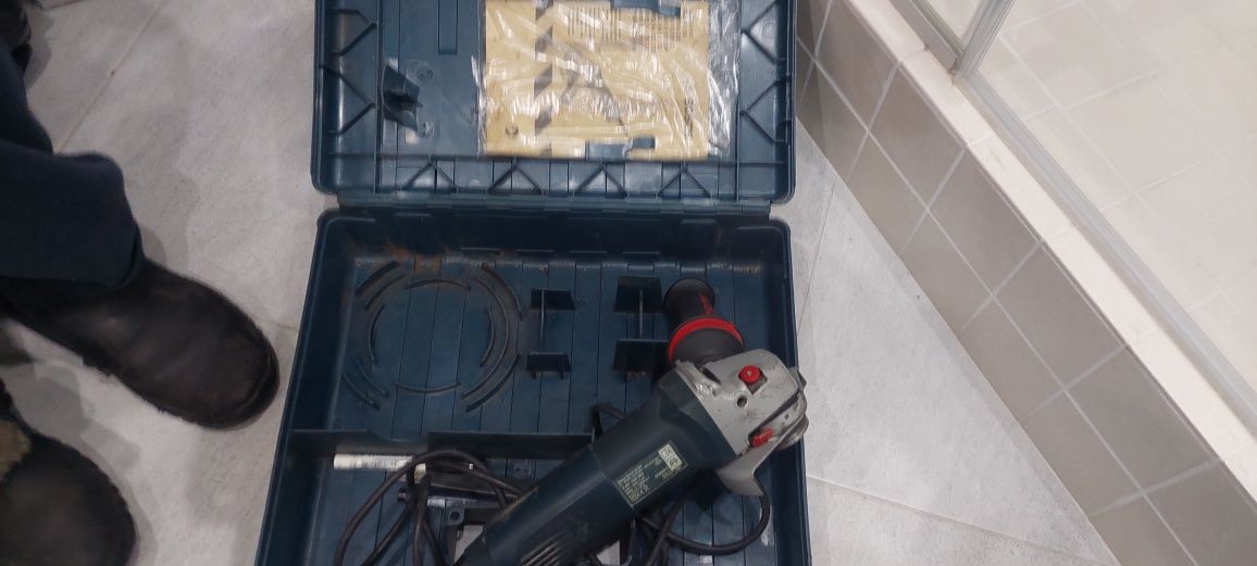 Болгарка BOSCH з кейсом 800W